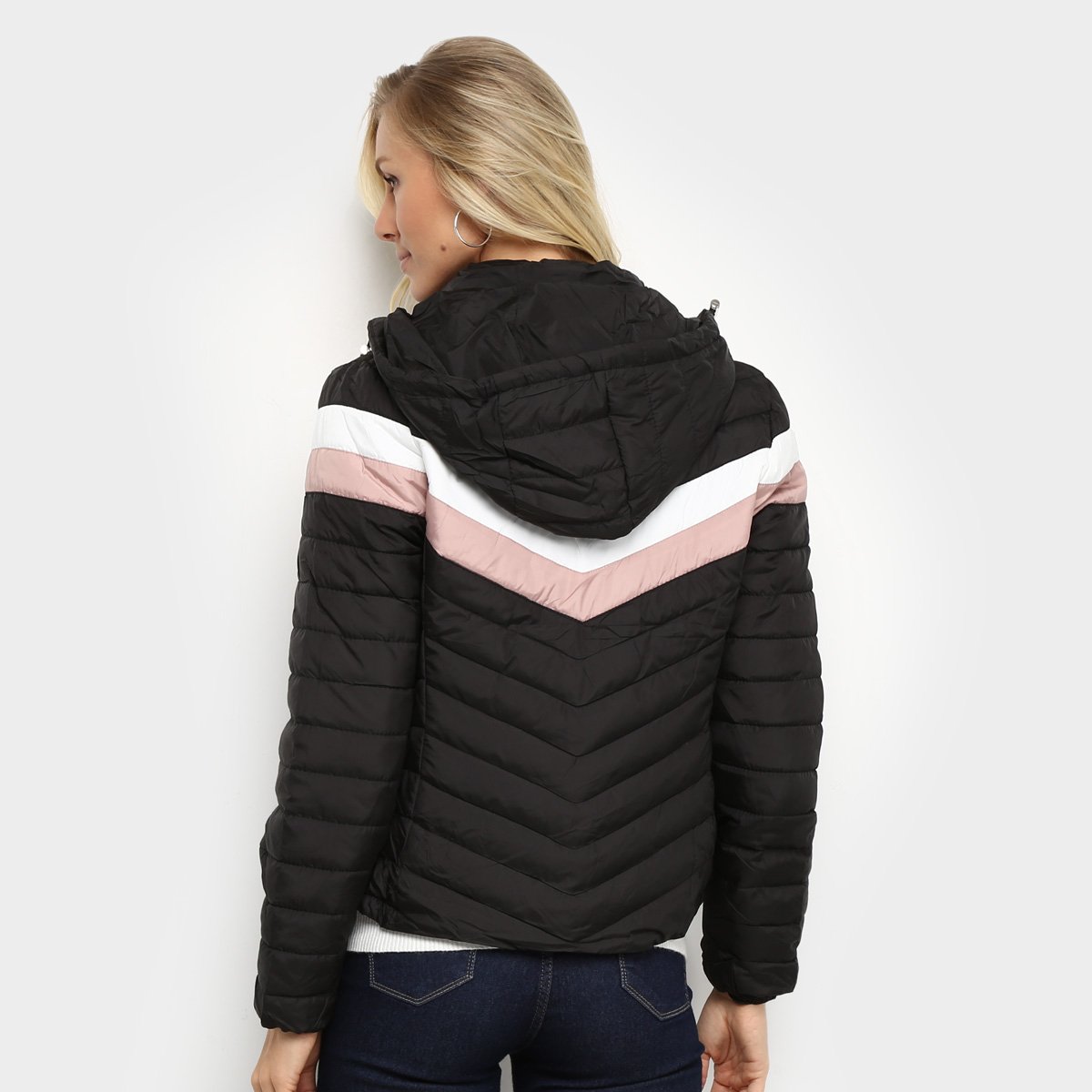 jaqueta feminina preta com capuz